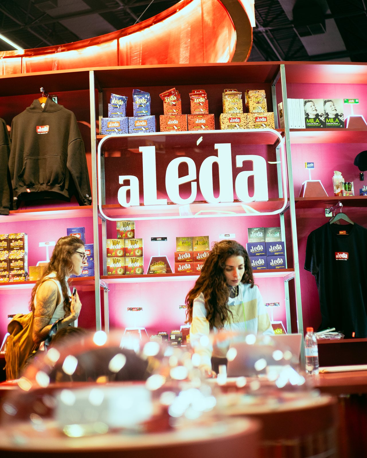 Lojinha popup no estande da aLeda