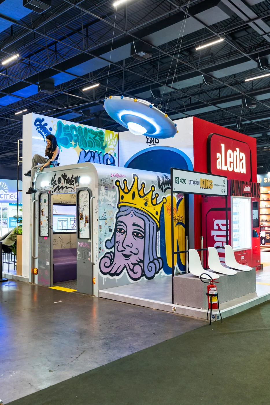 Fachada da Estação KING na Expocannabis 2025